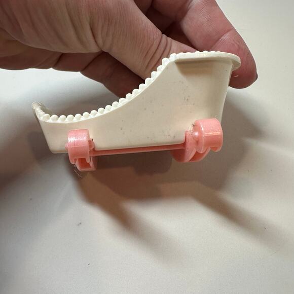 Dollhouse Cradle Pink White 1995 Fisher Price Loving Family Nursery Furniture - Picture 9 of 10